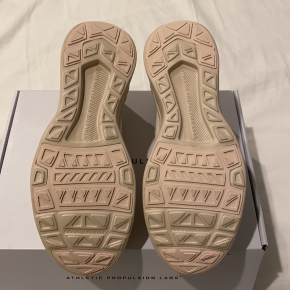 COPY - Women’s BRAND NEW never worn APL TechLoom Breeze - Picture 10 of 10